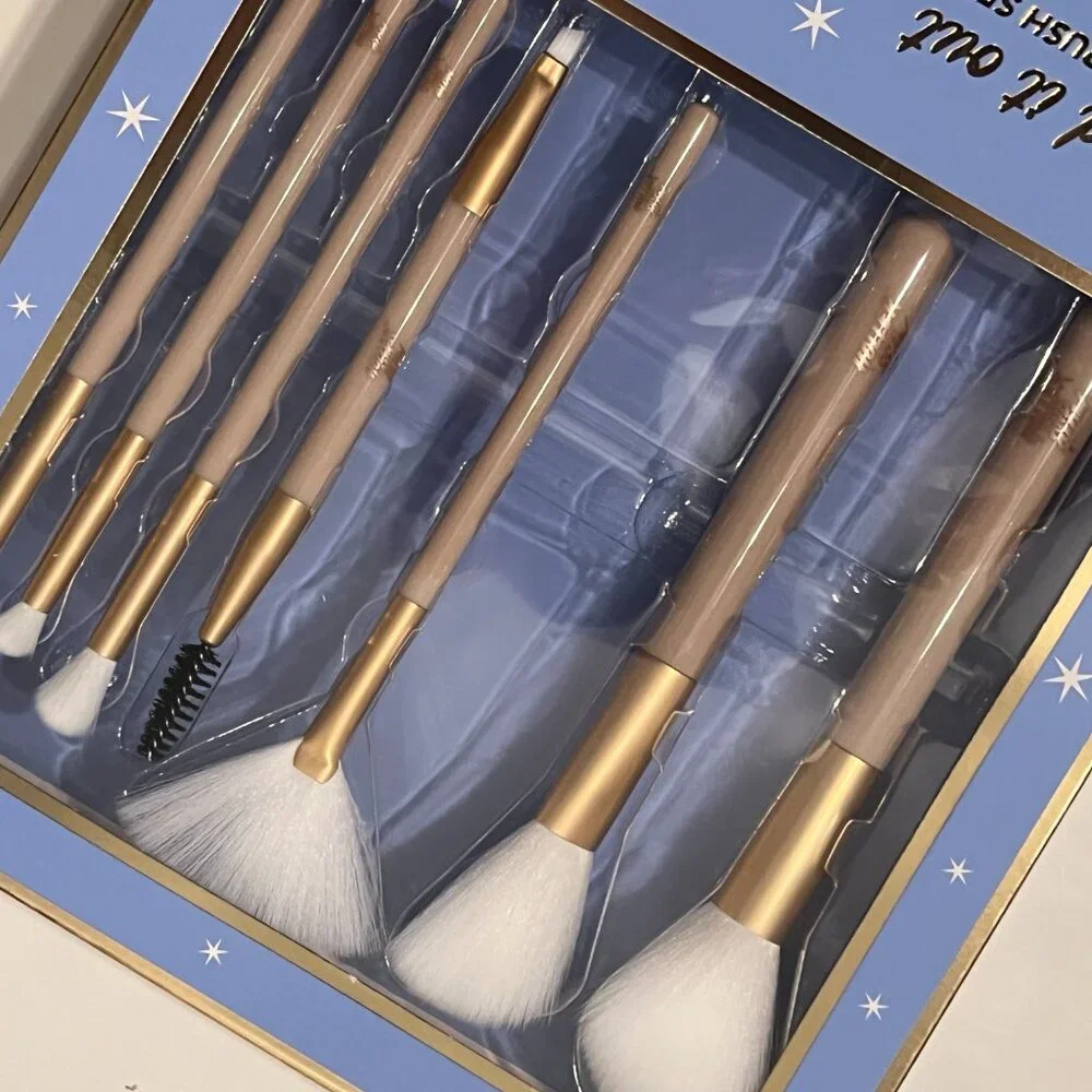 Blending Make Up Brushes. (2 sets / 7 brushes‎ in a set) (NEW) (h/x)